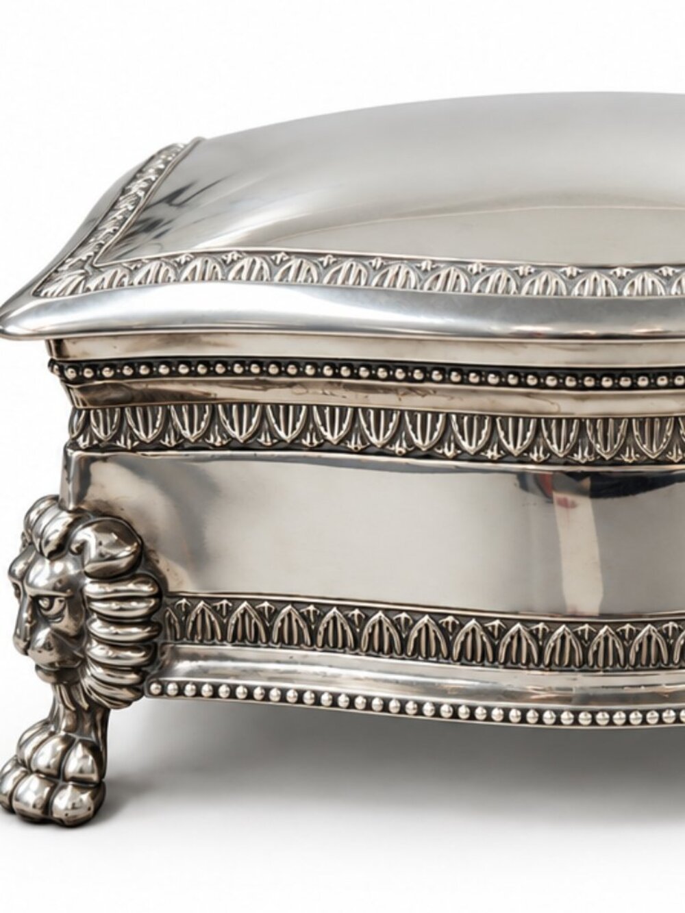 Vintage Silver Tone Lion Head Jewelry Trinket Box Ornate Footed Vanity Decor